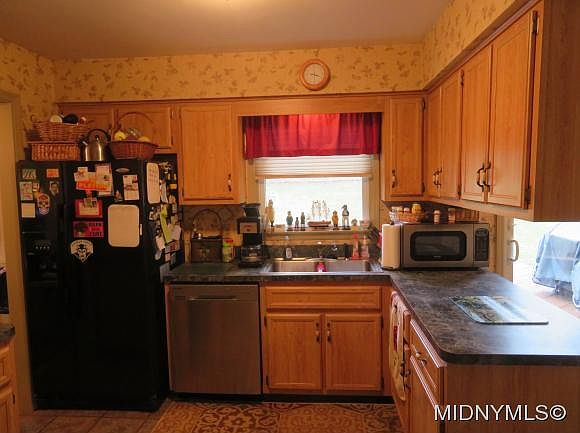 2nd image of 9 Devereux Ln