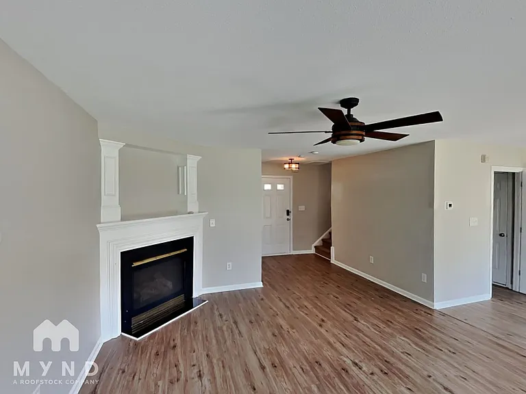 303 Holton Dr — Photo 6