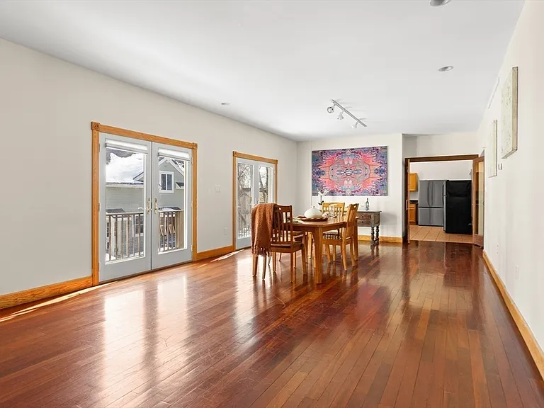 25 Pleasant St — Photo 11