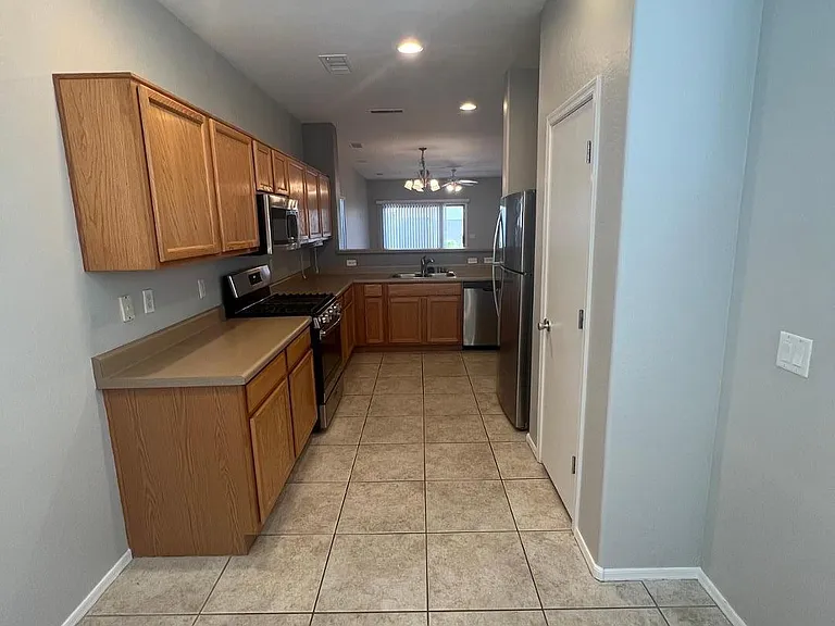 16829 W Cottonwood St — Photo 7