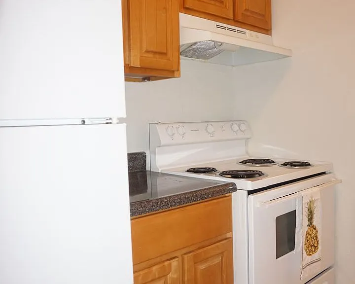 Ridgeway Court Apartments — Photo 6