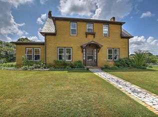 425 W College St, Jonesborough, TN 37659