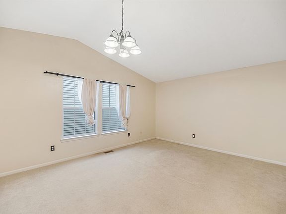 3rd image of 3056 Turnberry Ln
