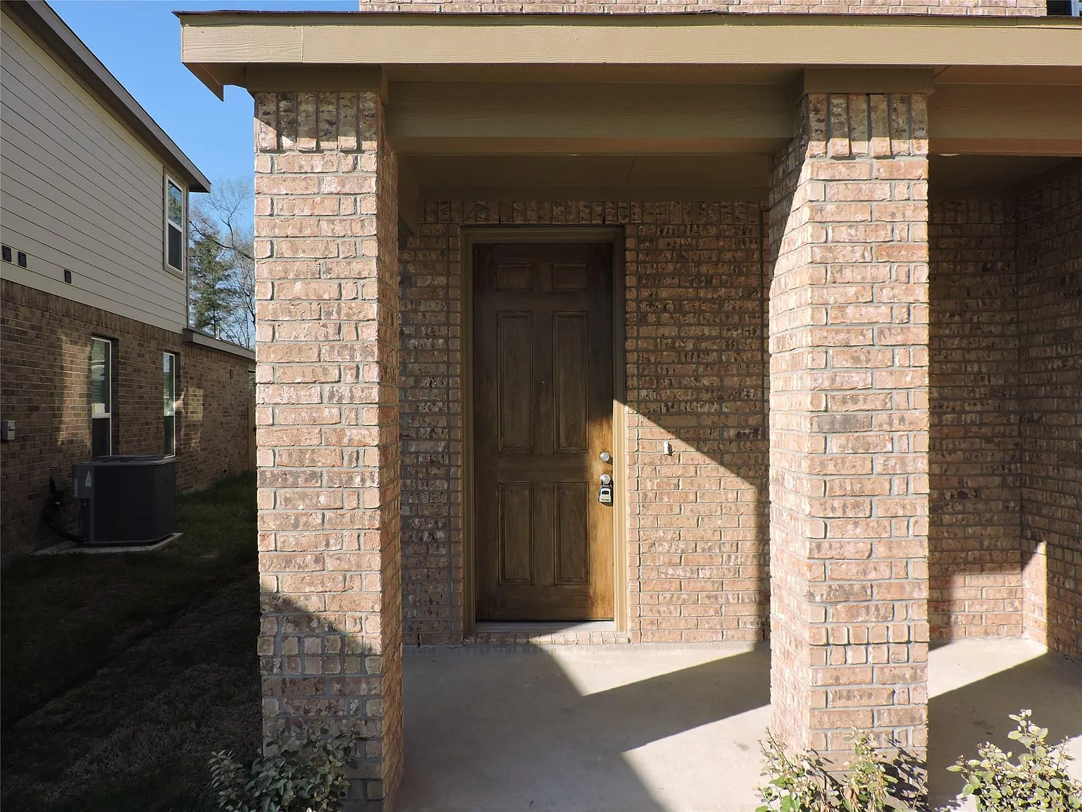 4 bed, 3.0 bath, 2686 sqft, $2,650 — Photo 4