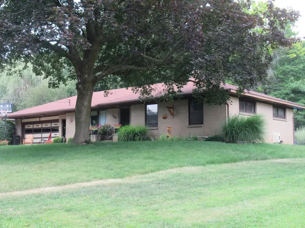 729 Hachmuth Dr NW, Comstock Park, MI 49321