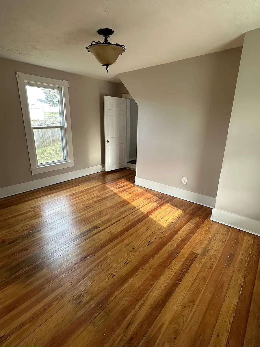 Building Photo - 424 N Massanutten St #1