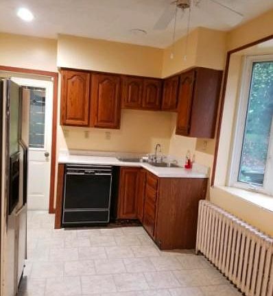 3rd image of 555 Ardmore Blvd