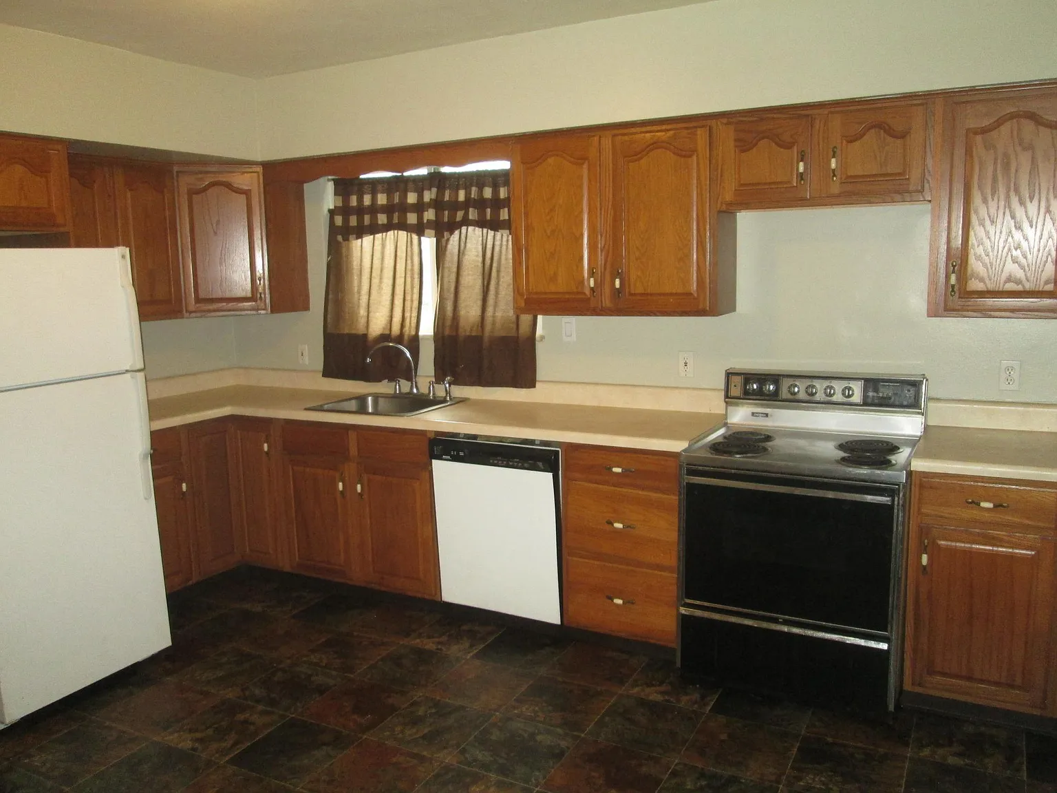 2 bed, 1216 sqft, $1,000 — Photo 3
