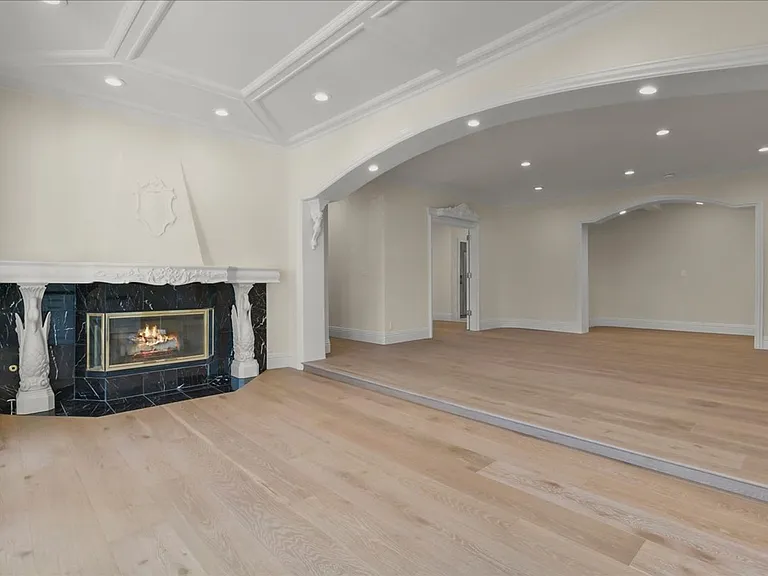 18911 Decatur Rd — Photo 26