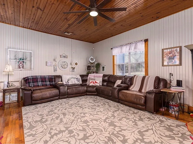8095 FM 2021 — Photo 5
