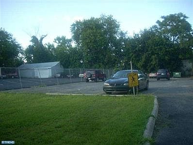 3rd image of 21 E Glenolden Ave