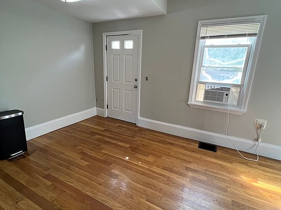 4th image of 4 Sexton Ct