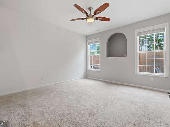5th image of 1108 Treymont Ln