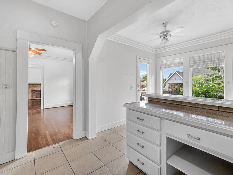 2601 S University Dr — Photo 21