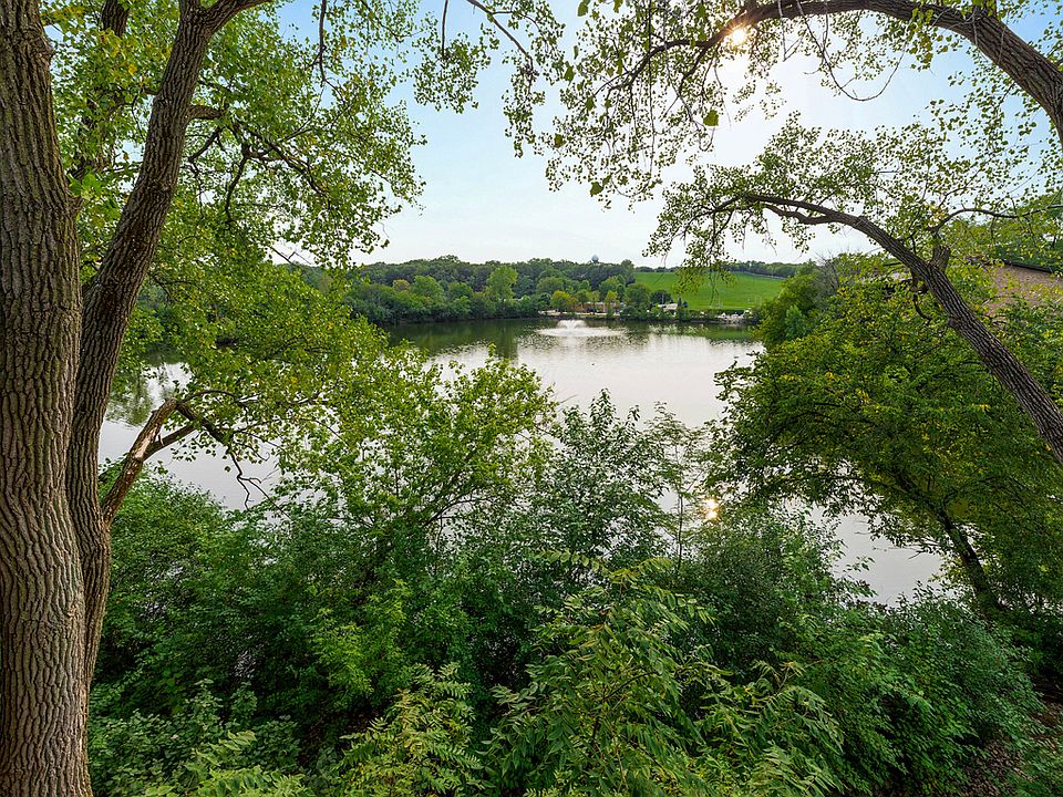 1st image of 5539 E Lake Dr