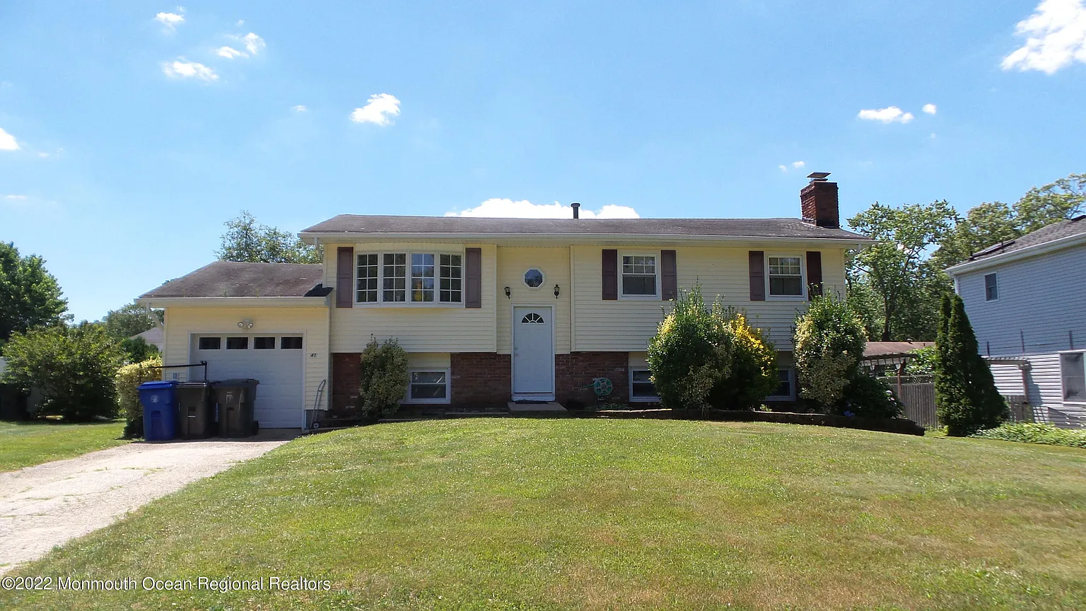 541 Duchess Court photo 1