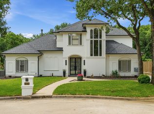 3636 Chateaux Ln, Hurst, TX 76054