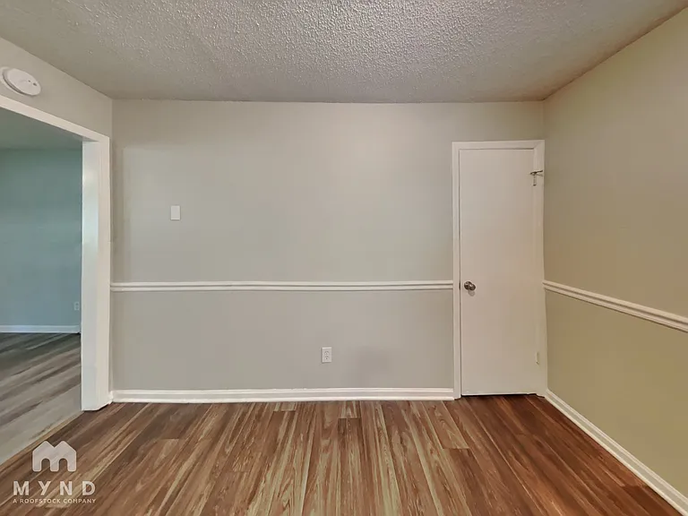 5845 Cheryl Dr — Photo 9
