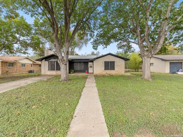 1706 24th, Hondo, TX 78861