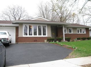 648 Brantwood Ave, Elk Grove Village, IL 60007