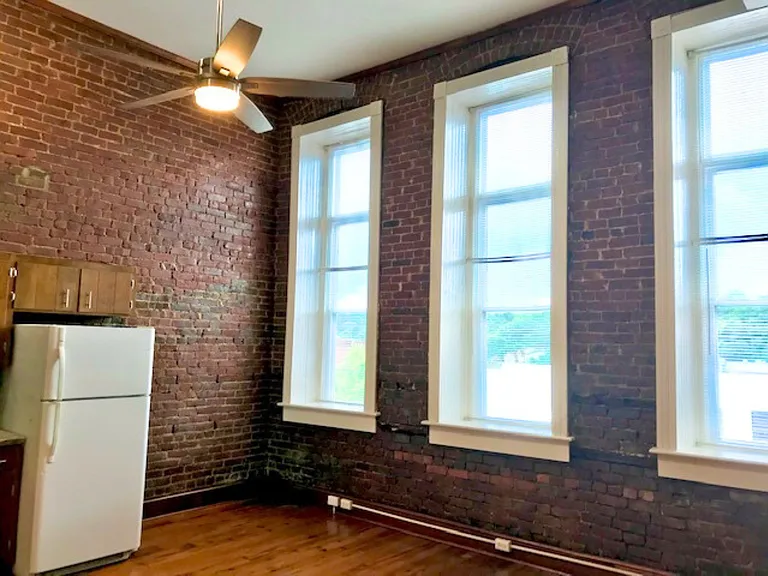 1206 Main St #1 — Photo 9