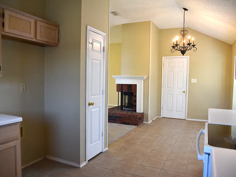 7025 Blalock Dr — Photo 10