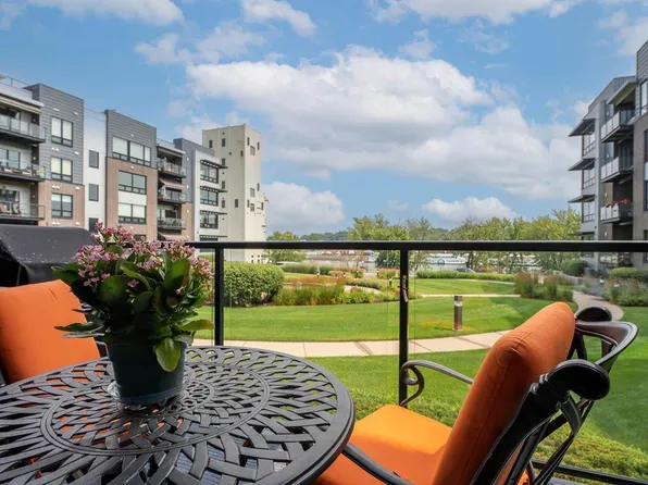 284 Spring St Unit 110, Saint Paul, MN 55102