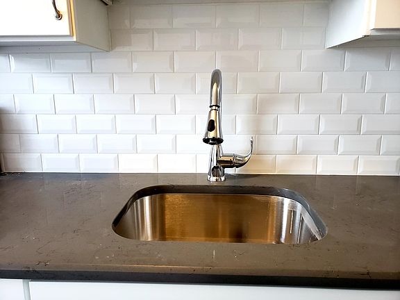 4th image of 581 W Side Ave #2