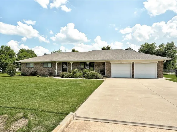 501 W Van Buren St, Crescent, OK 73028