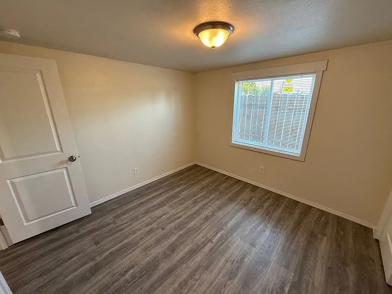 3355 Portland Rd NE #1 — Photo 20