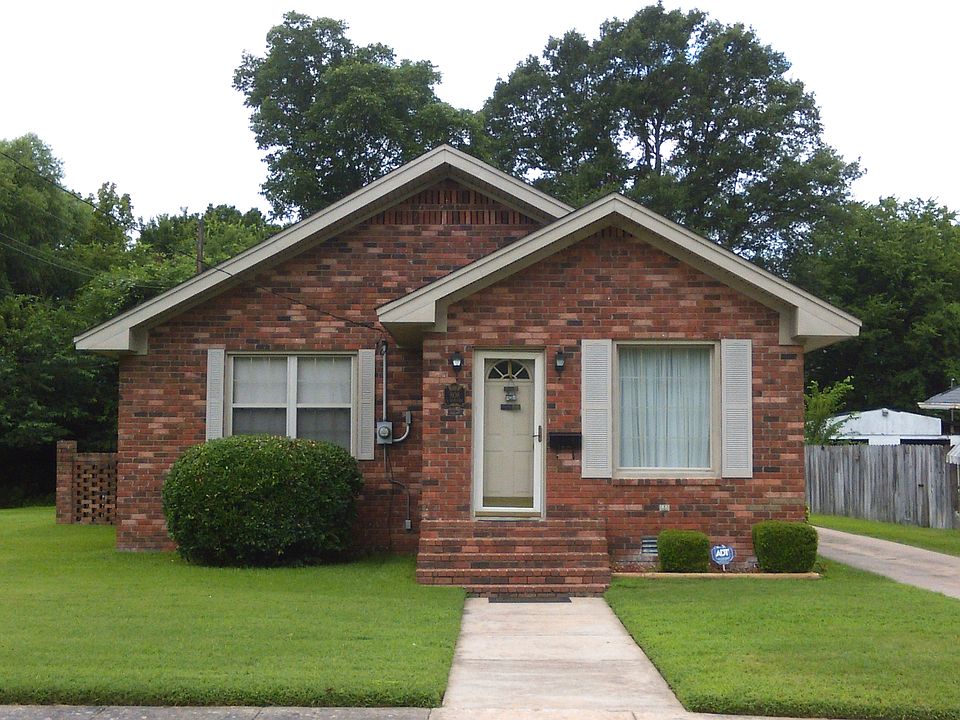 2nd image of 808 S Kentucky St