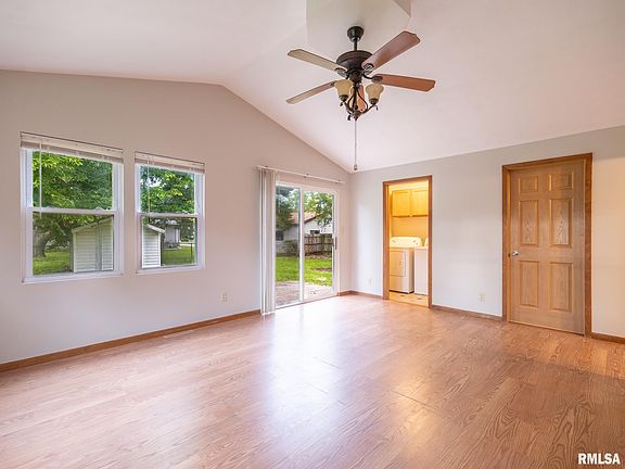 4th image of 1013 Desoto Dr