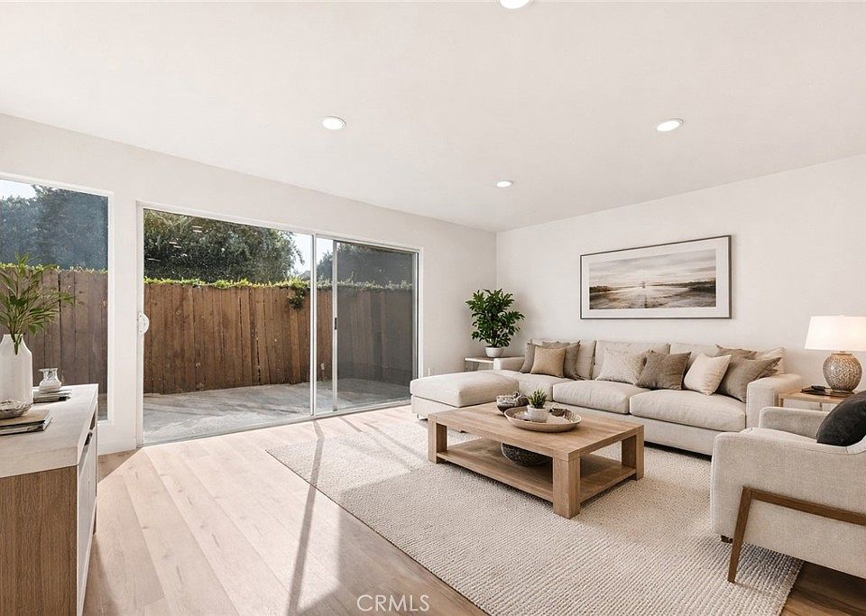 15542 Sherman Way Van Nuys CA | Zillow