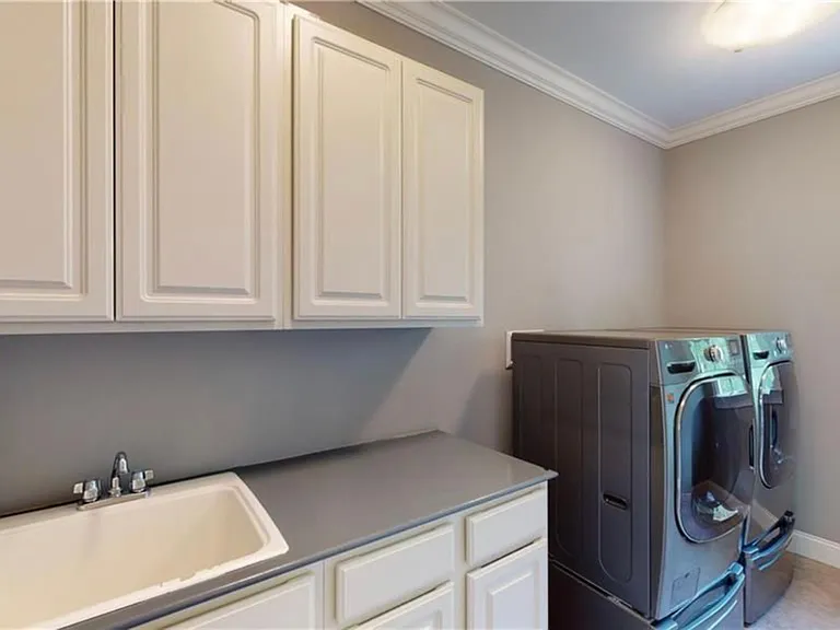 Laundry on 2nd Floor