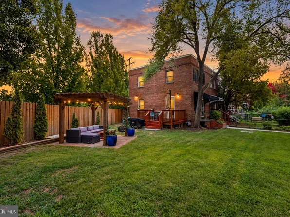 245 Buchanan St, Alexandria, VA 22314