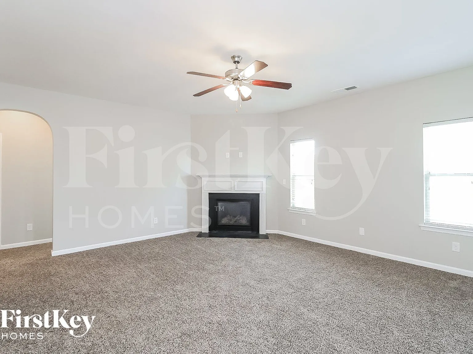5 bed, 3.0 bath, 2536 sqft, $2,960 — Photo 3