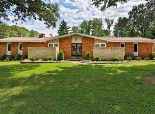 22 La Gorce Dr, Chesterfield, MO 63017