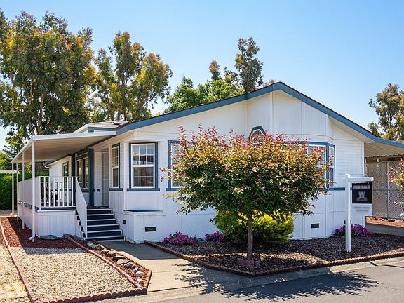 2nd image of 7 Estrella Drive