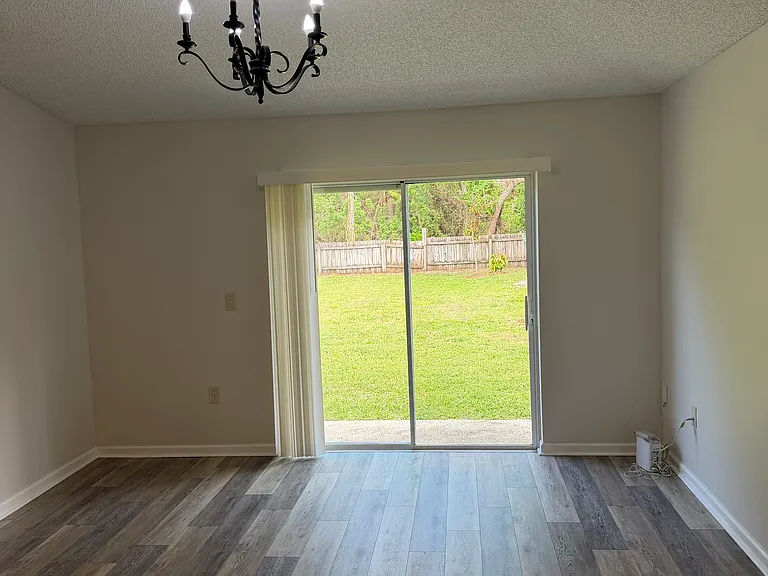 1680 Vista Lake Cir — Photo 3