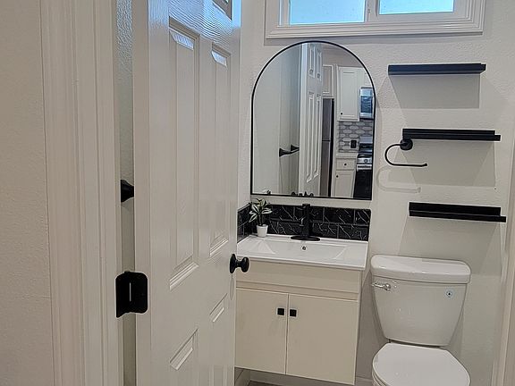 5th image of 200 Alta Vista Dr