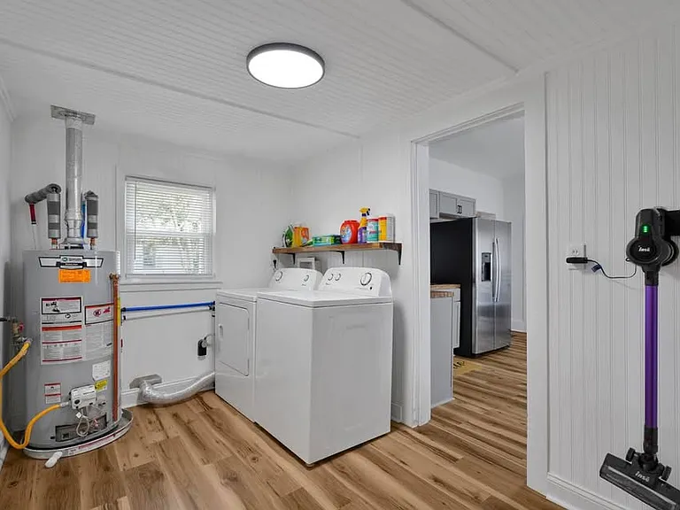 521 E Water St #2 — Photo 12