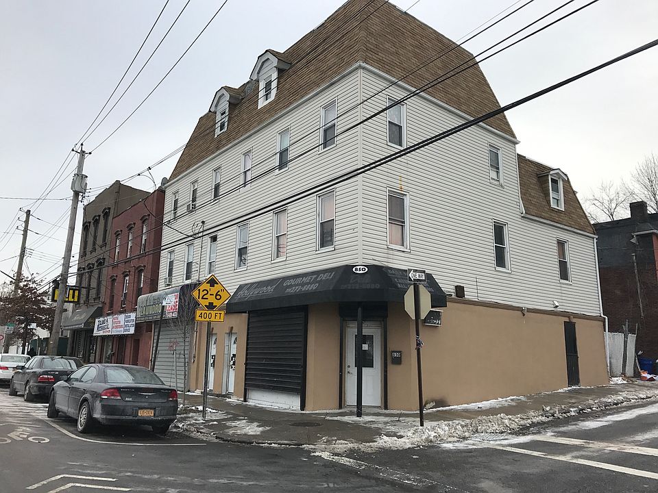 1st image of 850-852 Bay St