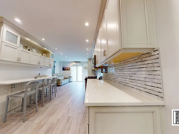 1992 New York Avenue image 7 of 18