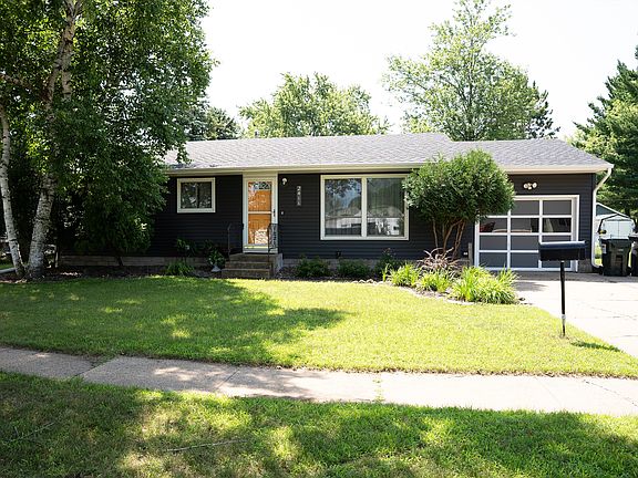 2nd image of 2411 Lynn Avenue