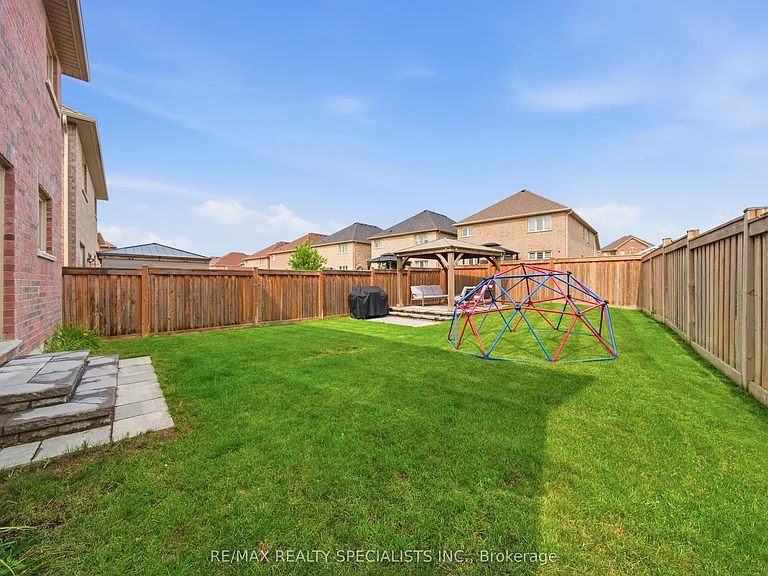 120 Milby Cres — Photo 28