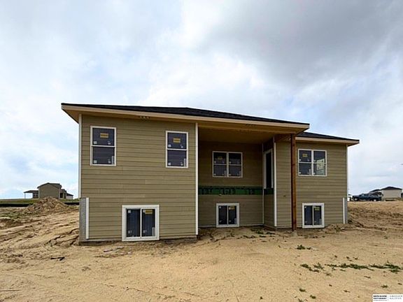 3rd image of 6201 N 207th St