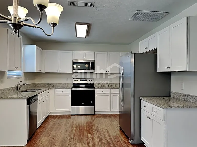 5209 Sunsail Dr — Photo 3