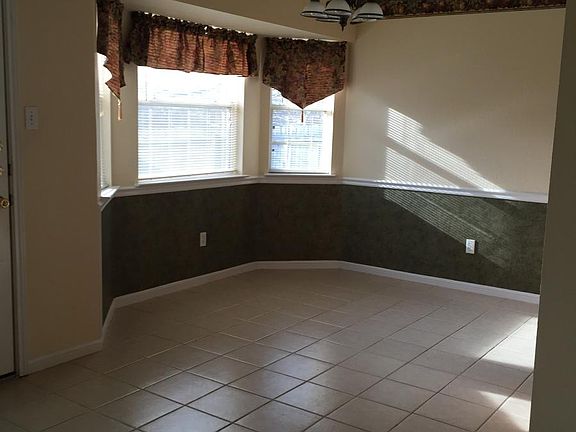 3rd image of 4601 Stratford Ct