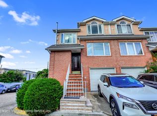 39 Alex Cir, Staten Island, NY 10305