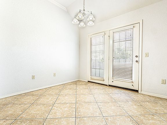 3rd image of 3106 SW Fernwood Ave
